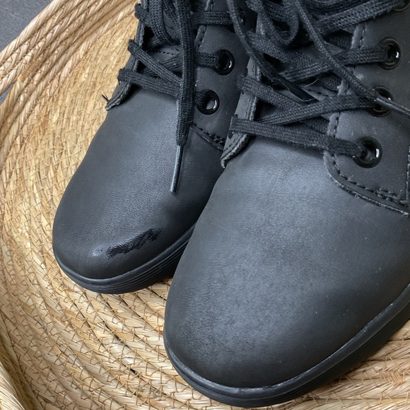 Womens Dr. Martens Sheridan 8-Eye Boot - matte Black Size 6 - Picture 3 of 12